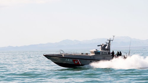 A Mexican Navy vessel chases masked men on skiffs fishing illegally inside the Vaquita Refuge, a UNESCO World Heritage Site located in Mexico’s Upper Gulf of California, off San Felipe, Baja California, Mexico March 3, 2020 in this picture released by the Sea Shepherd. Sea Shepherd/Handout via REUTERS   ATTENTION EDITORS - THIS IMAGE HAS BEEN SUPPLIED BY A THIRD PARTY. MANDATORY CREDIT SEA SHEPHERD.