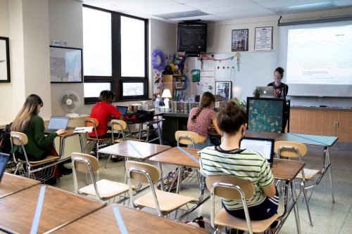 FILE PHOTO: Mrs. Mitchell's senior English class is socially distant and at half-capacity at York Suburban High School in York, Pennsylvania, U.S., September 18, 2020. REUTERS/Rachel Wisniewski