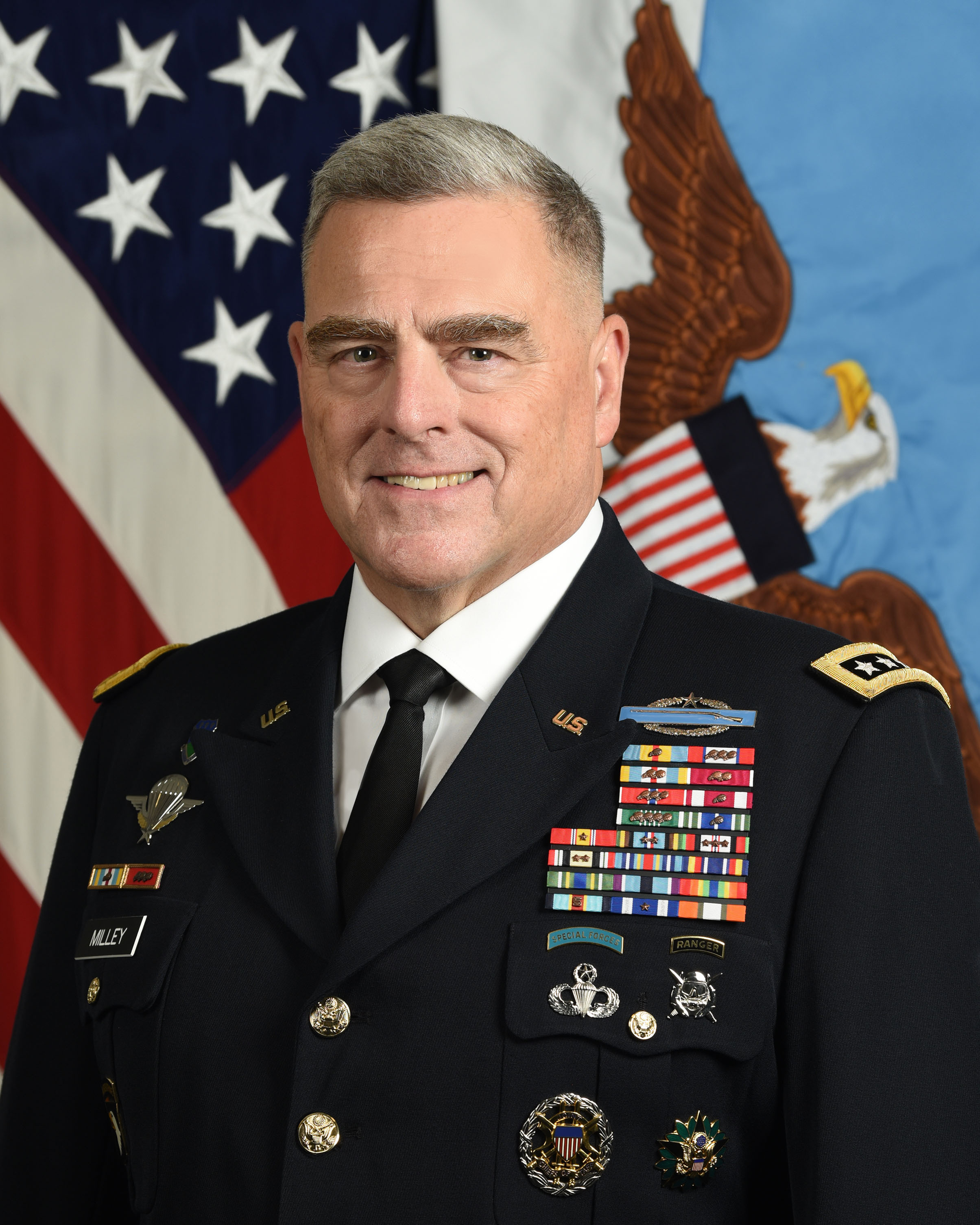 U.S. Army Gen. Mark A. Milley, 20th Chairman, Joint Chiefs of Staff, poses for a command portrait in the Army portrait studio at the Pentagon in Arlington, Va., Sept. 26, 2019.  (U.S. Army photo by Monica King)
