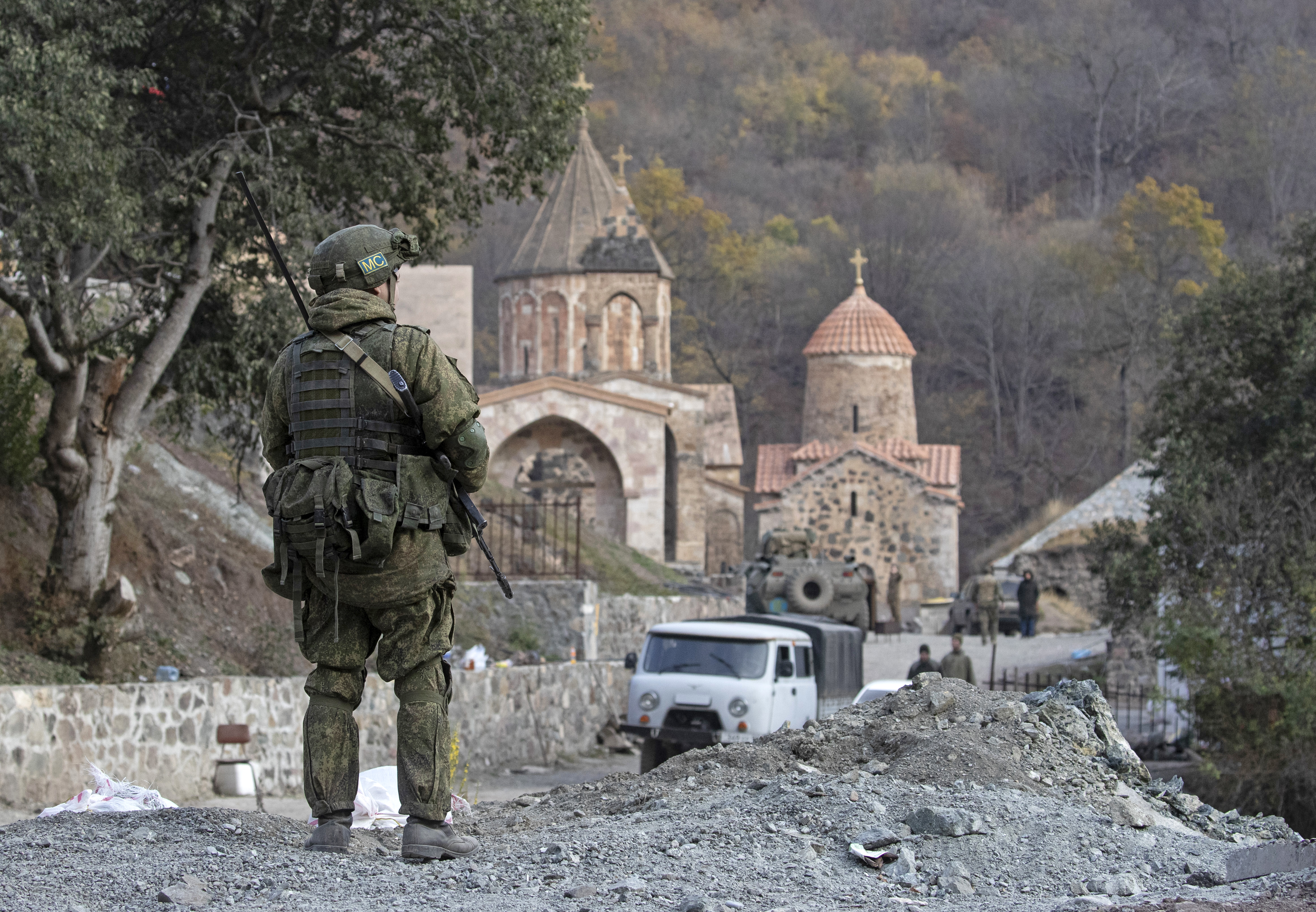 First refugees from Nagorno-Karabakh arrive in Armenia following  Azerbaijan's military offensive