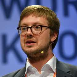 Johannes Stroebel headshot