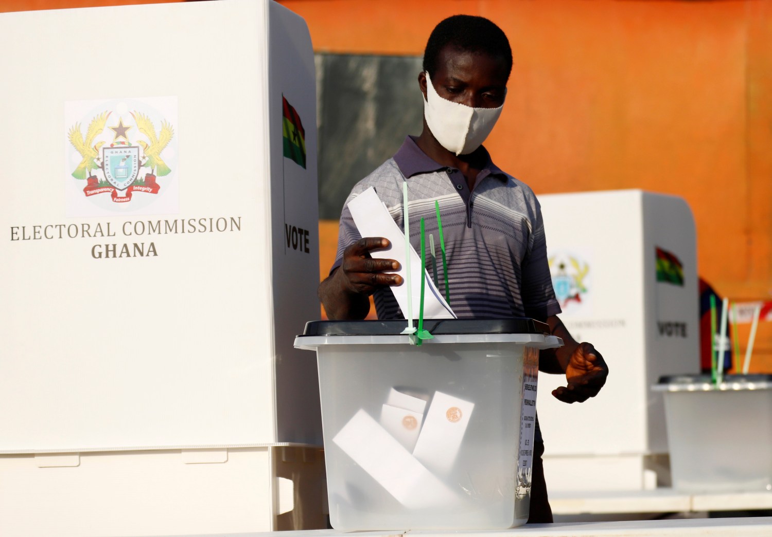 A man casts his vote at a polling station during Ghana's presidential and parliamentary elections in Kyebi, Ghana December 7, 2020. REUTERS/Francis Kokoroko