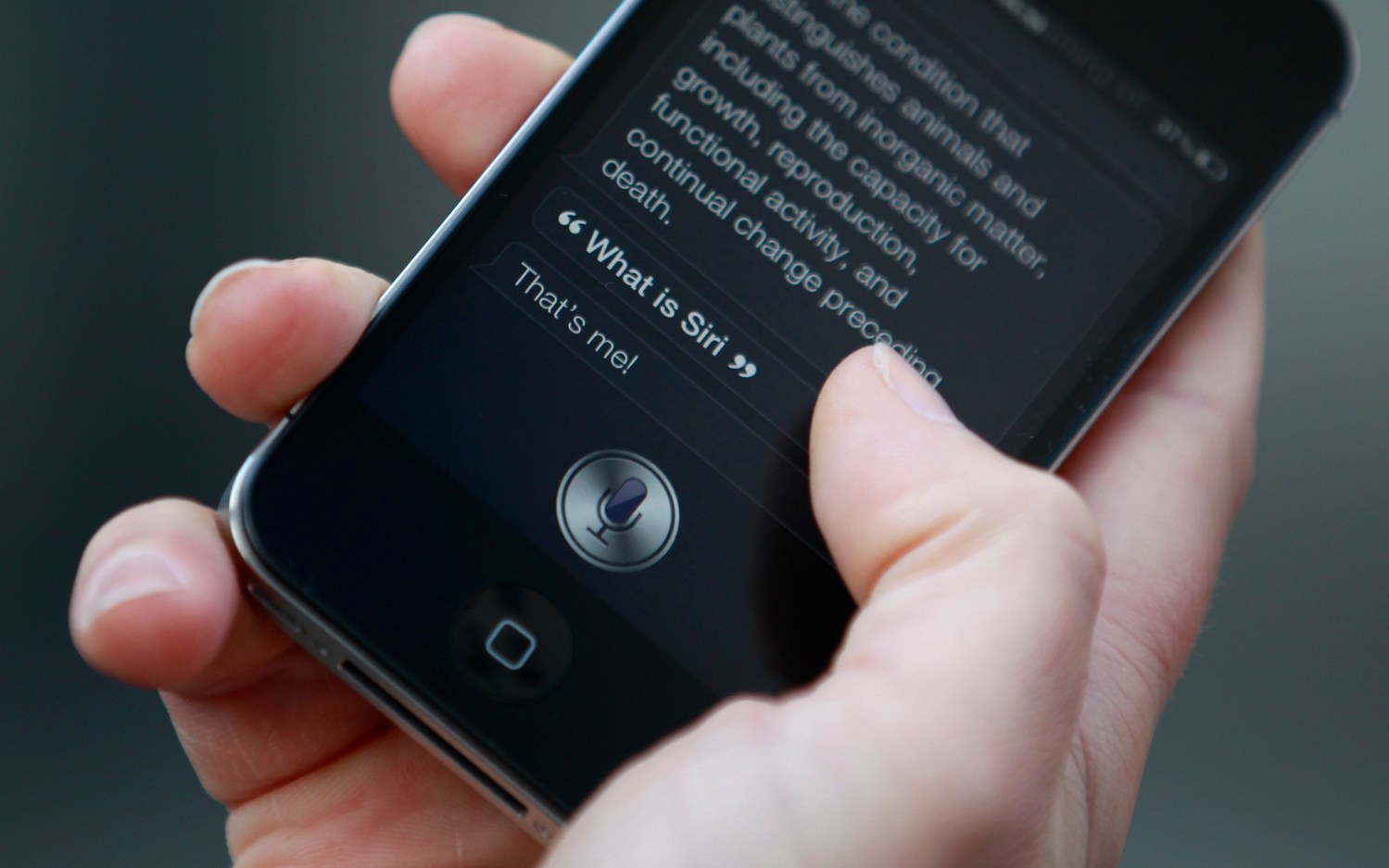 Apple gives Siri a less gendered voice