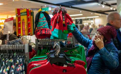 New York, NY/USA November 22, 2018 Hordes of shoppers descend on the JCPenney store in New York on Thanksgiving Day.