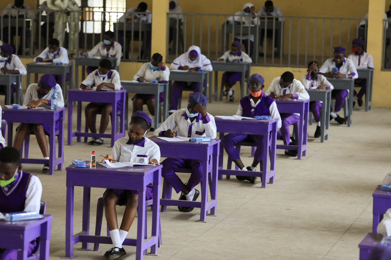 Students of Government Secondary School Wuse, are seen taking the West African Examination Council (WAEC) 2020 exam, after coronavirus disease (COVID-19) lockdown in Abuja, Nigeria  August 17, 2020. REUTERS/Afolabi Sotunde