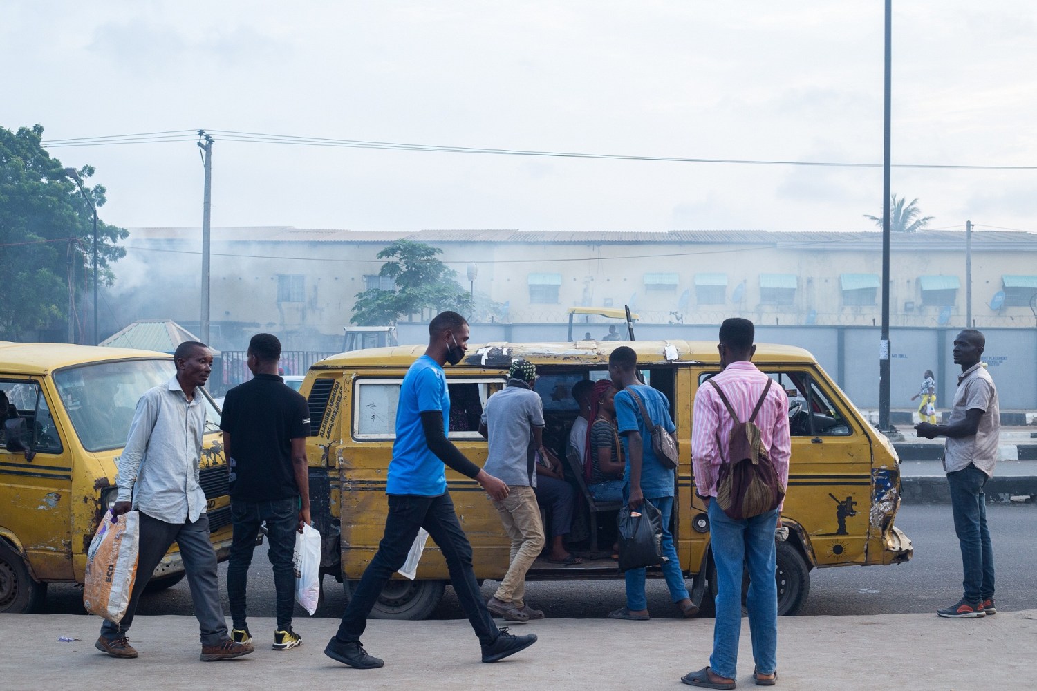 Lagos, Nigeria.-In the photos, it shows the streets of Lagos during the coronavirus pandemic. Dr. David Nabarro, special adviser to the World Health Organization (WHO) urged governments not to use quarantine as the main strategy to control the spread of COVID-19 and warned of the increase in poverty as a result of the restrictions . "At the World Health Organization we do not advocate quarantines as the main means of controlling this virus," Nabarro said.
