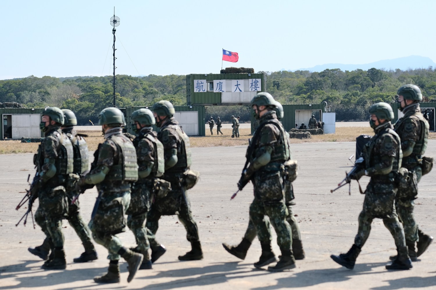 Taiwanese troops seen walking in a military base after the exercise for lunar new year. Hsinshu, Taiwan. January 19, 2021.Troupes taiwanaises vues entrain de marcher dans une base militaire militaire apres l exercice militaire pour le nouvel an lunaire. Hsinshu, Taiwan. 19 janvier 2021.NO USE FRANCE