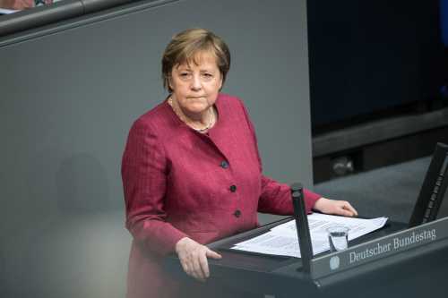 Bundeskanzlerin Angela Merkel CDU am 16. April 2021 mit einer FFP2 Maske im Bundestag waehrend der ersten Lesung zum Bevölkerungsschutzgesetz und der Verschaerfung des Infektionsschutzgesetzes. Bundestag zum Infektionsschutzgesetz *** Chancellor Angela Merkel CDU on 16 April 2021 with a FFP2 mask in the Bundestag during the first reading of the population protection law and the tightening of the infection protection law Bundestag to the infection protection law No Use Switzerland. No Use Germany. No Use Japan. No Use Austria