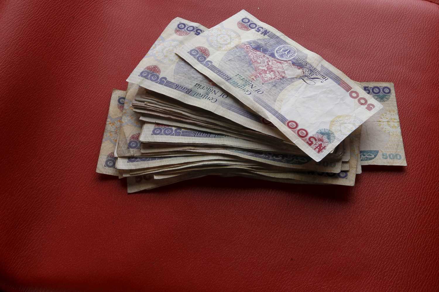 Nigerian naira notes are seen in this picture illustration March 15, 2016. REUTERS/Afolabi Sotunde/Illustration/File Photo