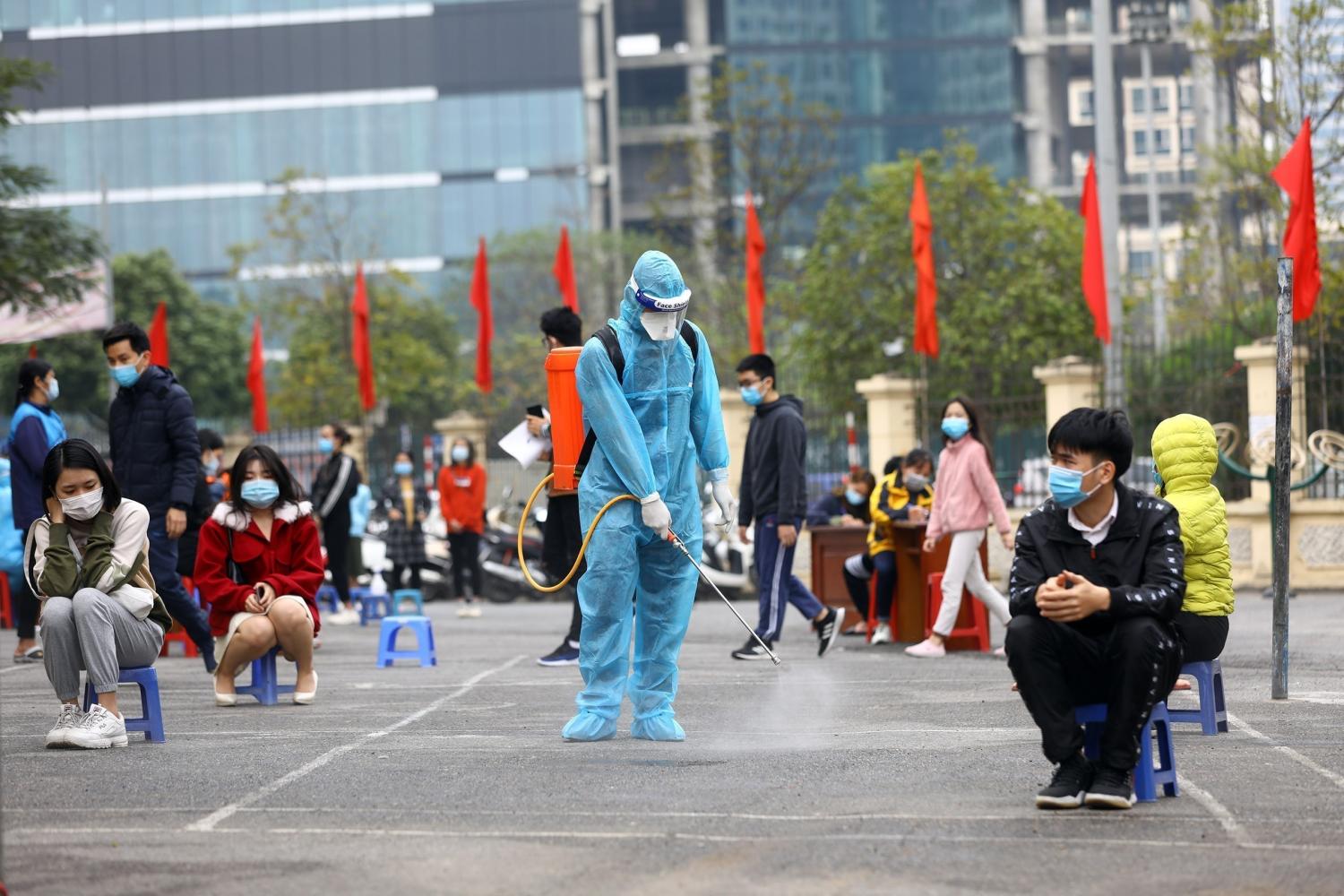 Hanoi, Vietnam.- According to the Hanoi Department of Health, as of the afternoon of February 21, Hanoi had taken COVID-19 testing samples for 44,355 people returning from the epidemic area, of them 32,692 were negative. As many as 2,368 out of 2,388 people returning from Cam Giang district, Hai Duong province - the country?s largest hotspot - from January 15 had been tested with 1,908 negative and the rest are waiting for results. Thus, the total number of people returning to Hanoi from 12 localities hit by the pandemic tested negative was 34,600 by February 21 afternoon.