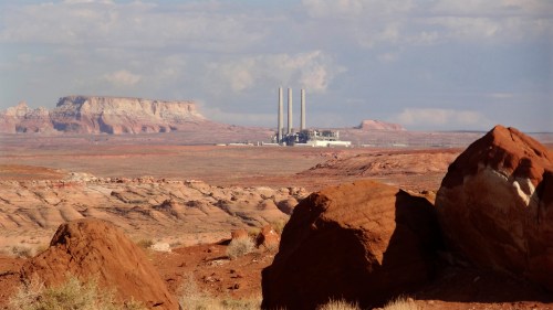 View of the Navajo power generating station (background) near Page, Arizona August 12, 2012. REUTERS/Charles Platiau (UNITED STATES - Tags: ENERGY TRAVEL)