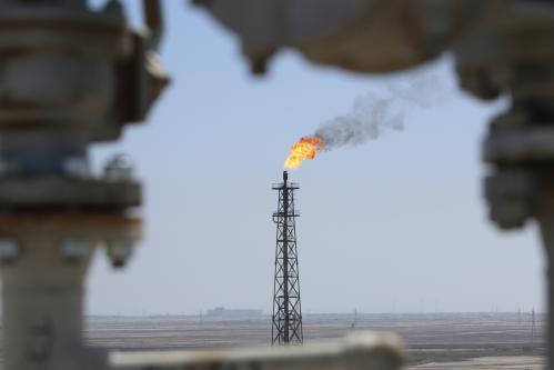 Gas burns off at the al-Shuaiba oil refinery in southwest Basra, Iraq April 20, 2017. REUTERS/Essam Al-Sudani