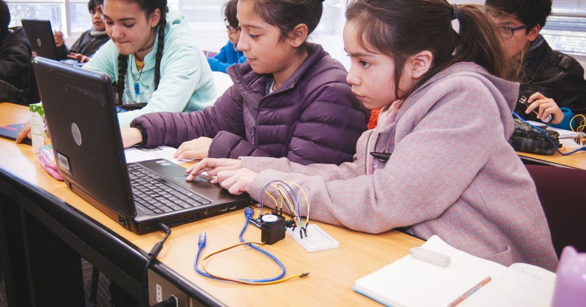 Cómo implementó Chile su programa de educación informática