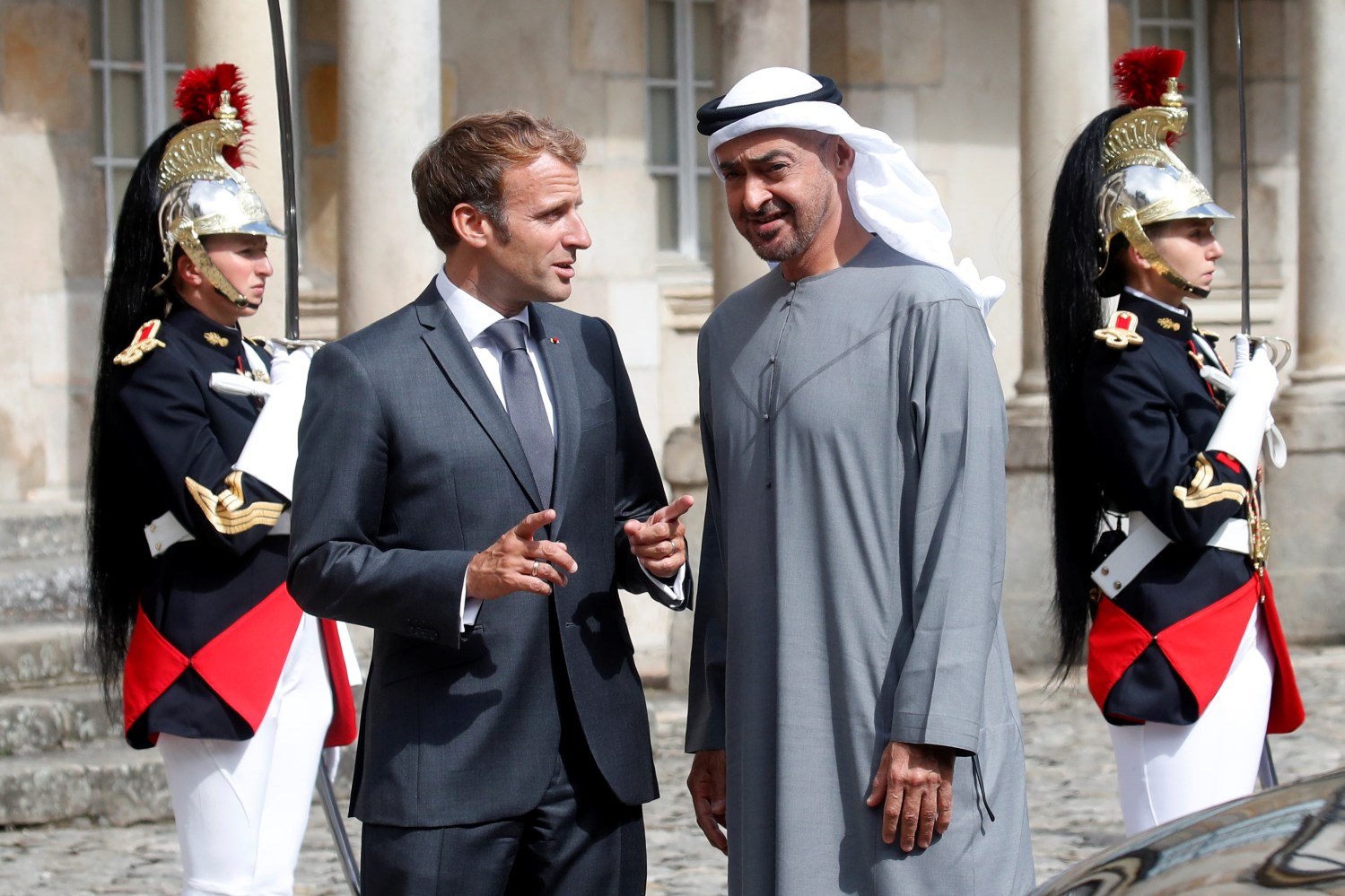French President Emmanuel Macron welcomes Abu Dhabi's Crown Prince Sheikh Mohammed bin Zayed al-Nahyan for a working lunch at the Chateau de Fontainebleau in Fontainebleau near Paris, France, September 15, 2021. REUTERS/Gonzalo Fuentes