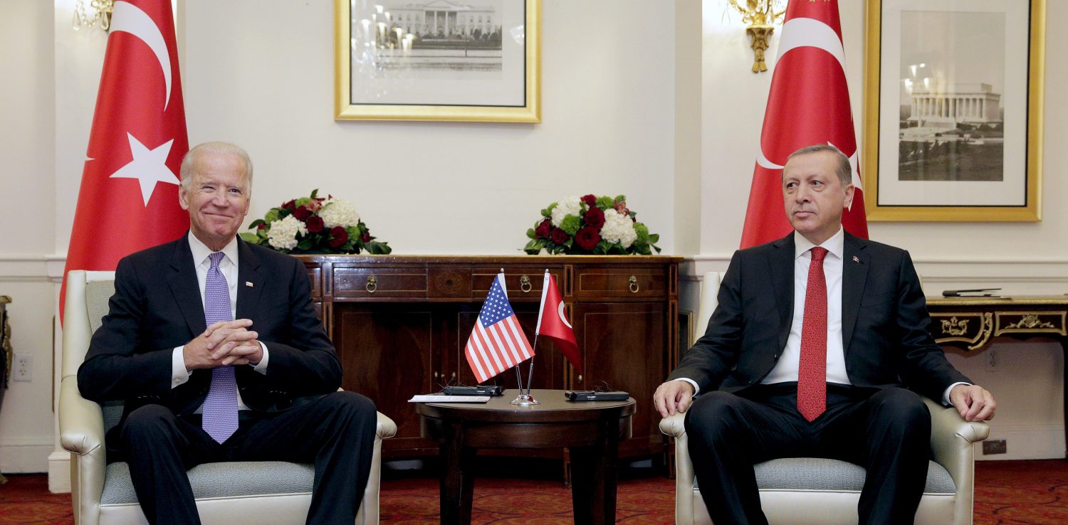 U.S. Vice President Joe Biden (L) attends a bilateral meeting with Turkish President Tayyip Erdogan in Washington March 31, 2016.      REUTERS/Joshua Roberts