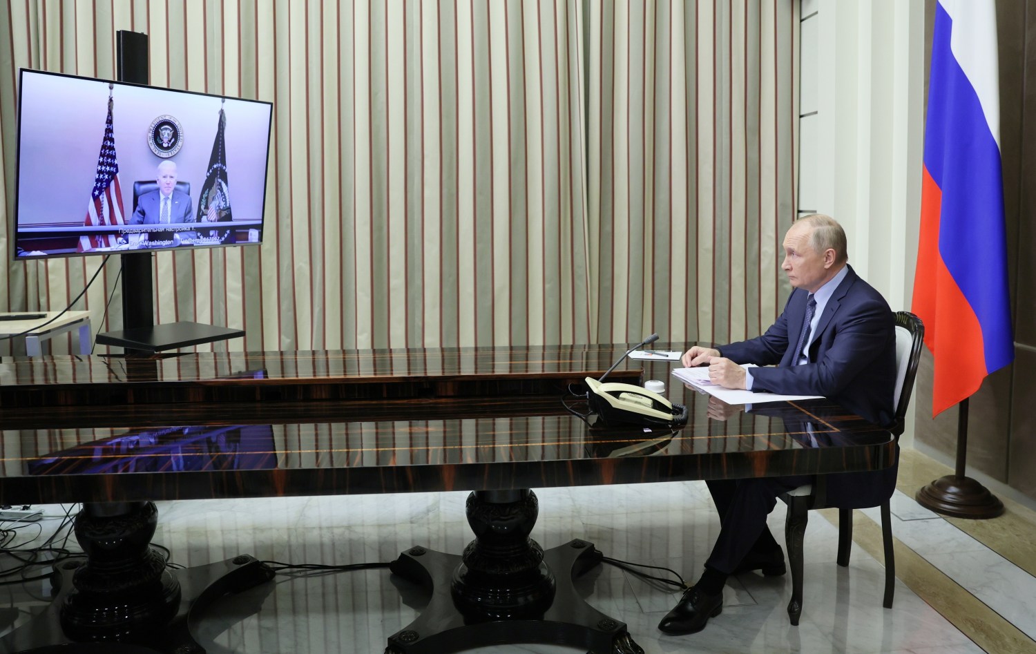 Russian President Vladimir Putin holds talks with U.S. President Joe Biden via a video link in Sochi, Russia December 7, 2021. Sputnik/Mikhail Metzel/Pool via REUTERS ATTENTION EDITORS - THIS IMAGE WAS PROVIDED BY A THIRD PARTY.