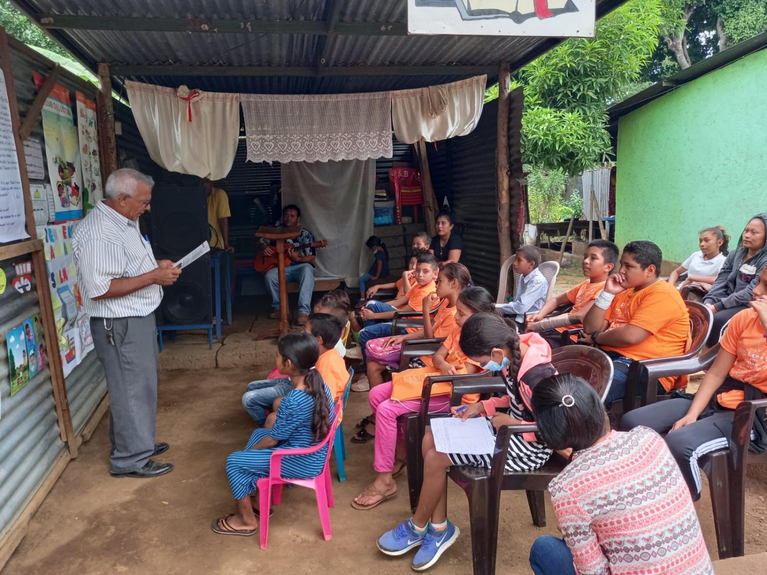 Reading camp in Zambrano community, Municipality of Tipitapa (Managua, Nicaragua)