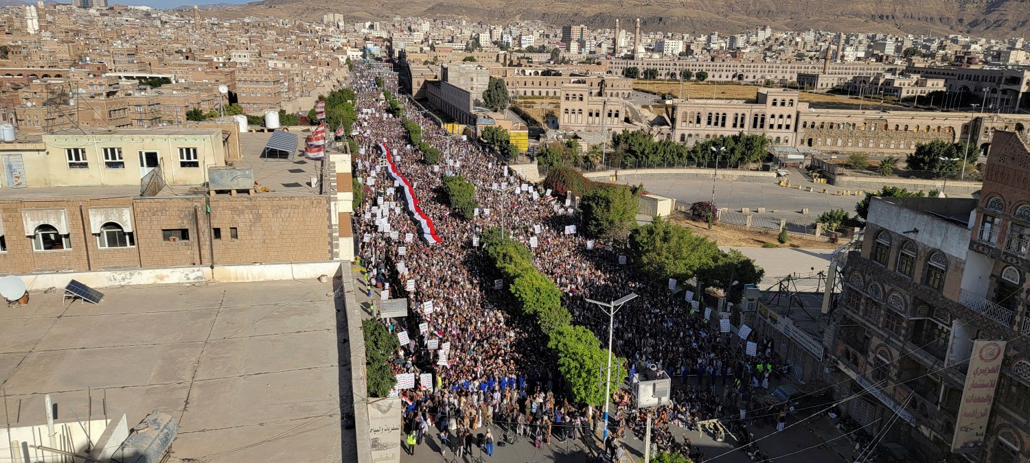 Houthi supporters demonstrate against Saudi-led air strikes in Sanaa, Yemen January 21, 2022. REUTERS/Adel Al-Khadher