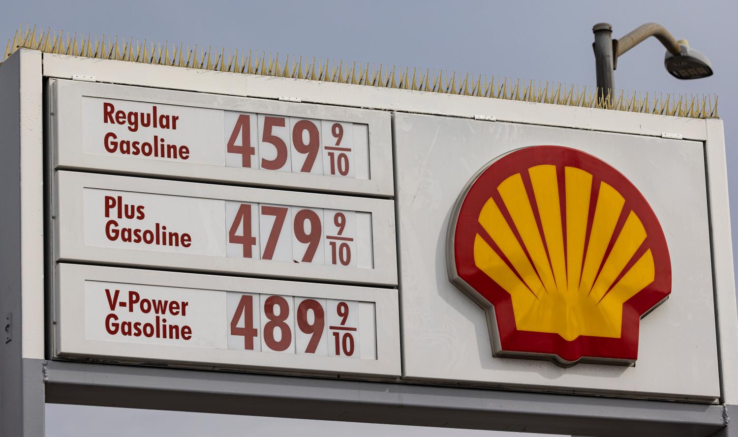 Gasoline prices in Los Angeles. Prices are in displayed in U.S. dollars for one gallon of gas.1/31/2022 Los Angeles, CA., USA(Photo by Ted Soqui/SIPA USA)No Use Germany.