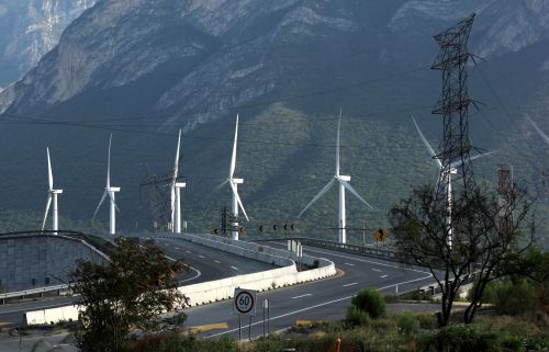 Wind power propellers, Monterrey, Nuevo León, México. 07/27/2019