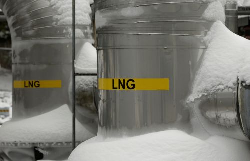 FILE PHOTO: Snow covered transfer lines are seen at the Dominion Cove Point Liquefied Natural Gas (LNG) terminal in Lusby, Maryland March 18, 2014.   REUTERS/Gary Cameron/File Photo