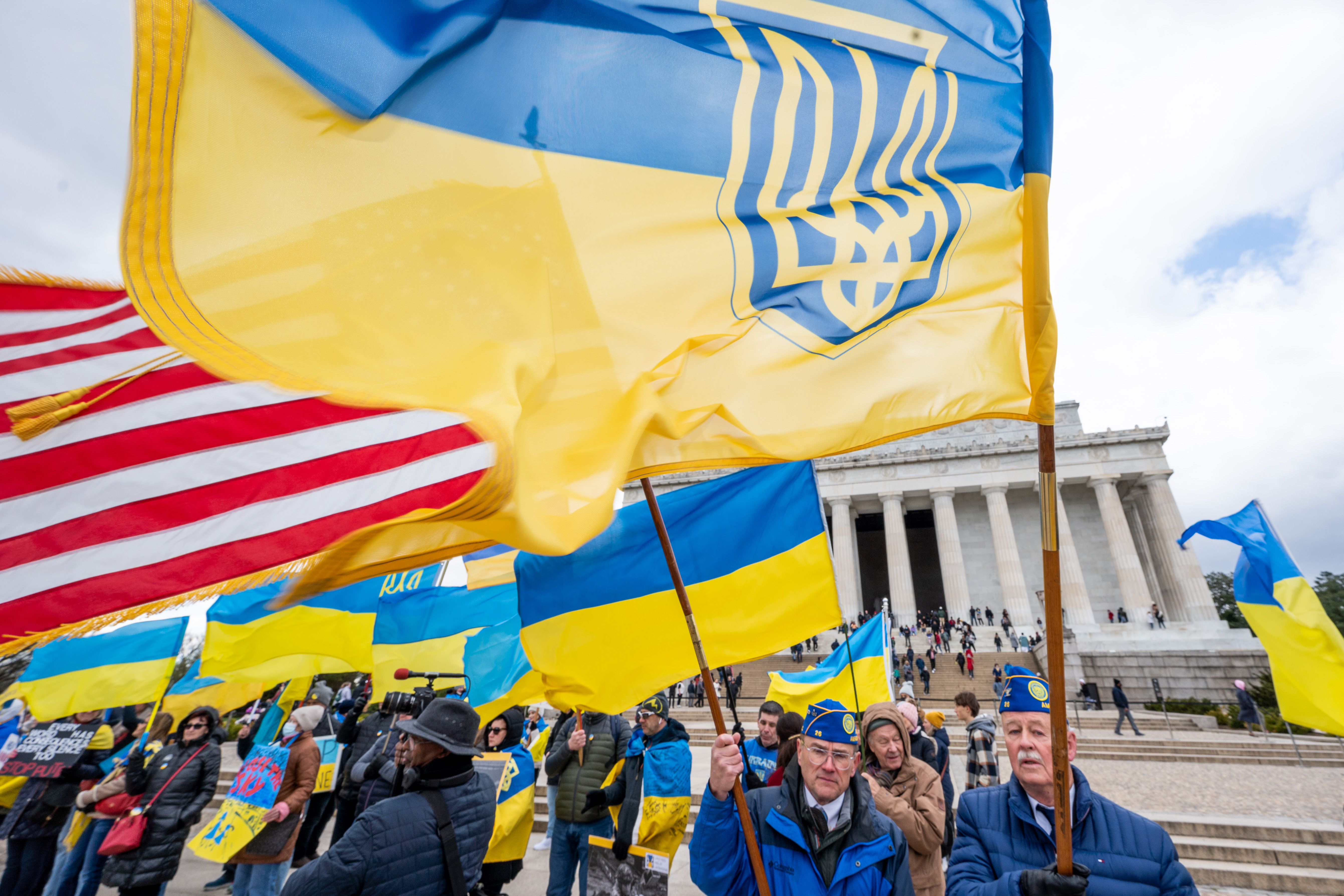 What do Americans think of the Russia-Ukraine war and of the US response?