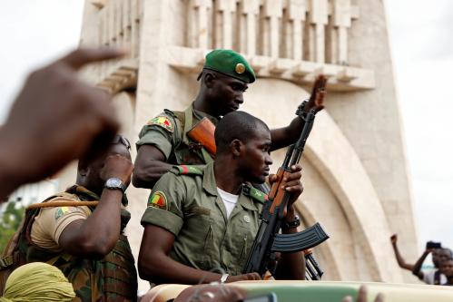 Malian army soldiers are seen at the Independence Square after a mutiny, in Bamako, Mali August 18, 2020. Picture taken August 18, 2020. REUTERS/Moussa Kalapo