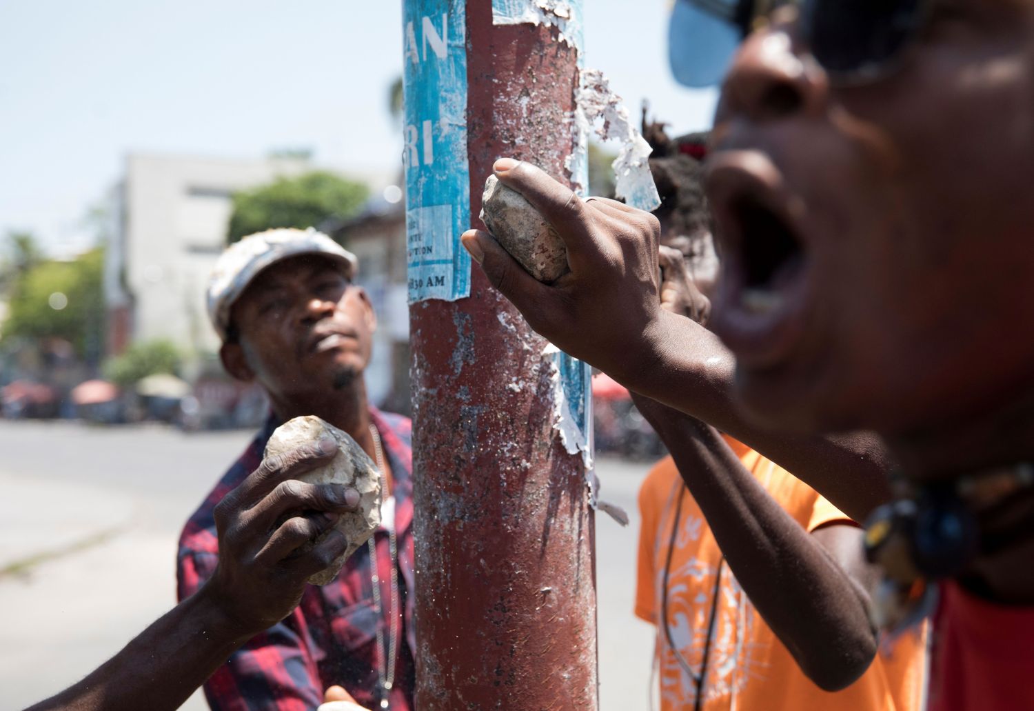 People make noise during a protest against an epidemic of kidnappings sweeping Haiti, amid deepening political unrest and economic misery, in Port-au-Prince, Haiti April 15, 2021. Picture taken April 15, 2021. REUTERS/Valerie Baeriswyl