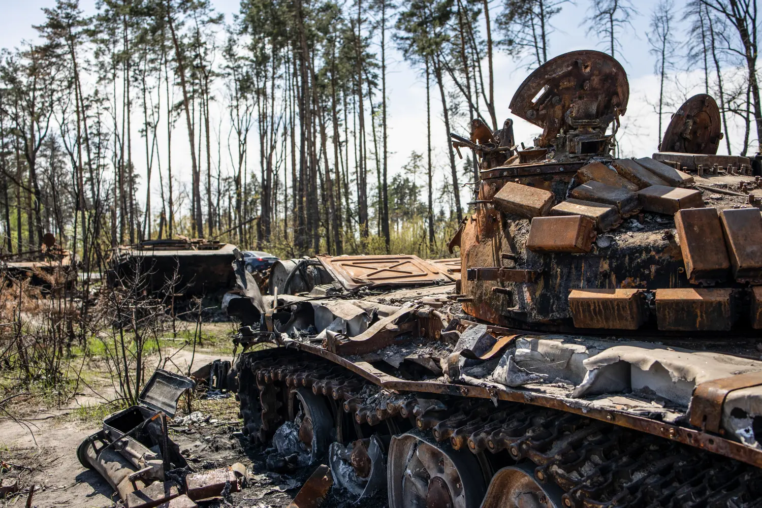 A destroyed Russian tank seen on the side of the motorway in Kyiv Oblast. As the Russian force has retreated from Kyiv, more destroyed Russian armed vehicles and tanks are found on the side of the motorway. Russia invaded Ukraine on 24 February 2022, triggering the largest military attack in Europe since World War II. (Photo by Hesther Ng / SOPA Images/Sipa USA)No Use Germany.