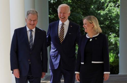 U.S. President Joe Biden walks with Sweden's Prime Minister Magdalena Andersson and Finland's President Sauli Niinisto to deliver remarks in the Rose Garden of the White House in Washington, U.S., May 19, 2022. REUTERS/Evelyn Hockstein