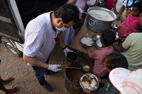 Children in India receive food assistance.