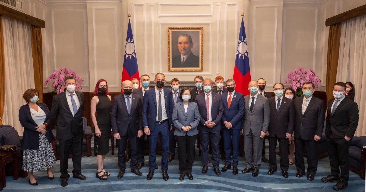 Kaip COVID-19 ir karas Ukrainoje gali pakeisti ES ir Taivano santykius