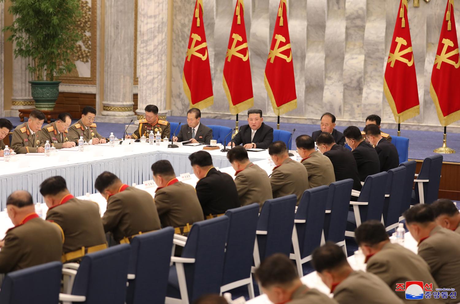 Pyongyang, North Korea.- The photo, published on June 24, 2022, by the North Korean Central News Agency (KCNA), shows the chairman of the North Korean State Affairs Committee, Kim Jong-un presiding over the third day of the third enlarged meeting of the eighth Central Military Commission of the ruling Workers' Party (WPK), held the day before, in Pyongyang. North Korea has approved an "important issue" to strengthen its "war deterrence" during a key party session discussing major policies and defense strategies this week, the KCNA reported.