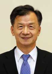MAC Minister Chiu Tai-san