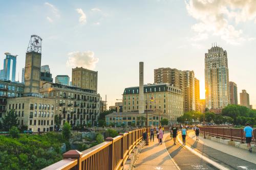 Minneapolis, Minesota skyline at sunset