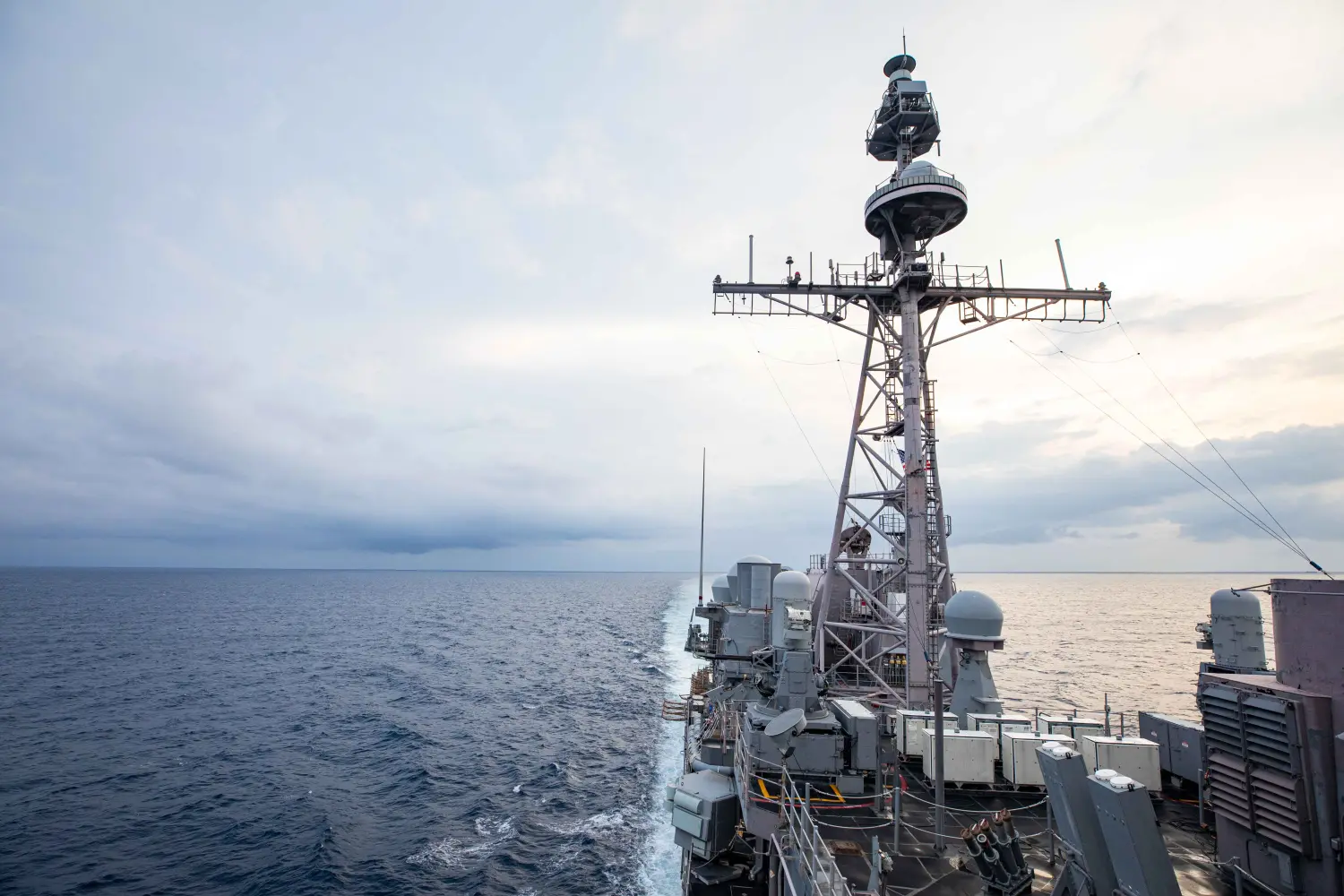 Ticonderoga-class guided-missile cruiser USS Chancellorsville (CG 62) transits the East China Sea during routine underway operations on Sunday Aug 28 2022. Chancellorsville is forward-deployed to the U.S. 7th Fleet area of operations in support of a free and open Indo-Pacific, U.S Navy said in a statement. Two United States Navy warships - guided-missile cruisers USS Antietam and USS Chancellorsville - have entered the Taiwan Strait in what is the first US naval transit in the waterway since US-China tensions spiked this month over a visit to the island by House Speaker Nancy Pelosi. The warships were on Sunday Aug 28, 2022 making the voyage through the Taiwan Strait waters where high seas freedoms of navigation and overflight apply in accordance with international law, the US 7th Fleet in Japan said in a statement. The Chinese military's Eastern Theater Command said it was monitoring the two ships, maintaining a high alert and was ready to thwart any provocation. (U.S. Navy via EYEPRESS)