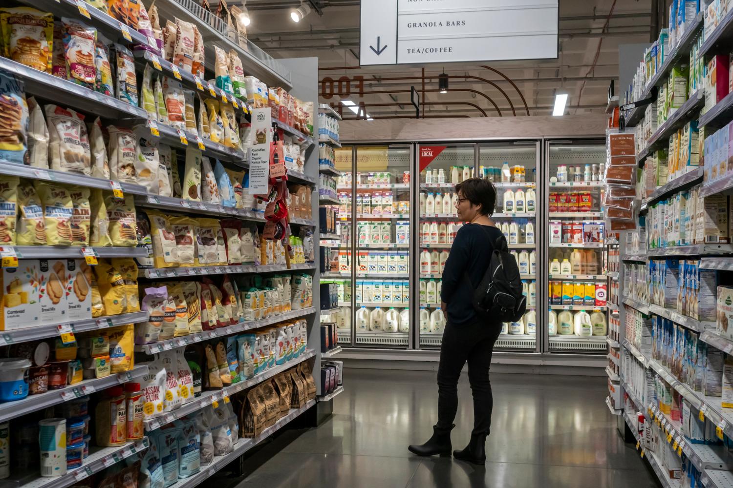 Shopping in a Whole Foods Market supermarket in New York on Tuesday, September 14, 2022. (Photo by Richard B. Levine)No Use Germany.