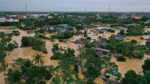 Quang Binh, Vietnam.- In the photos taken on October 20, 2020, it shows the floods caused by heavy rains that affect central Vietnam. The death toll during the recent floods rose to 106, while 27 people remain missing, according to the Office of the Steering Committee for the Prevention and Control of Natural Disasters.