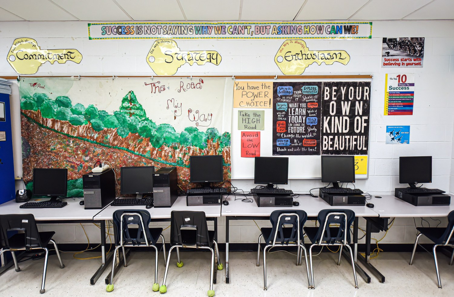 Computer stations are seen in a classroom at Lyman High School in Longwood on the day before classes begin for the 2021-22 school year. Seminole County Florida Public Schools have implemented a face covering/mask mandate for students for 30 days unless a parent chooses to opt out of the requirement. (Photo by Paul Hennessy / SOPA Images/Sipa USA)No Use Germany.