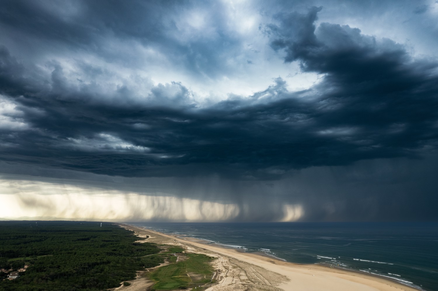 Thunderstorms  in the south west of France, in Moliets and Maa, a seaside resort in the Landes, on August 29, 2022. (Photo by Jerome Gilles/NurPhoto)NO USE FRANCE