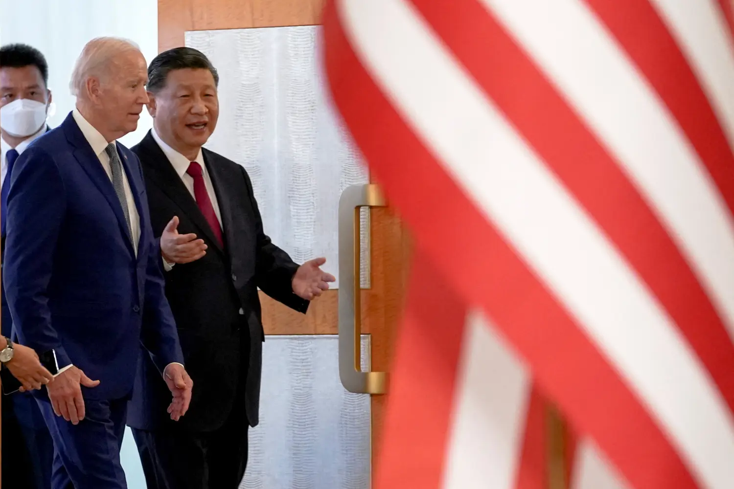 U.S. President Joe Biden meets with Chinese President Xi Jinping on the sidelines of the G20 leaders' summit in Bali, Indonesia, November 14, 2022.  REUTERS/Kevin Lamarque