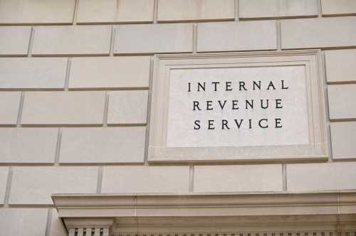 FILE PHOTO: The Internal Revenue Service (IRS) building is seen in Washington, U.S. September 28, 2020. REUTERS/Erin Scott/File Photo