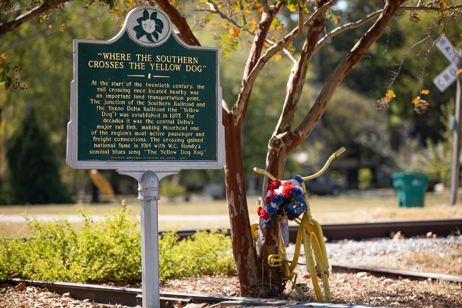 Sign: "Where the Southern Crosses the Yellow Dog" (photo by Colin Cruickshank)