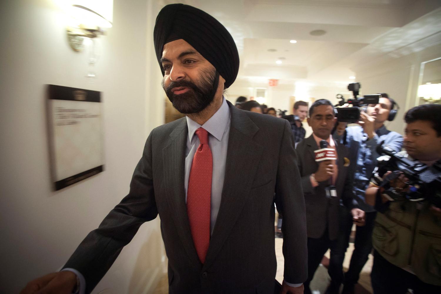 FILE PHOTO: President and CEO of Mastercard Ajay Banga leaves after meeting India's Prime Minister Narendra Modi at a breakfast in the Manhattan borough of New York September 29, 2014.    REUTERS/Carlo Allegri (UNITED STATES - Tags: POLITICS BUSINESS)/File Photo