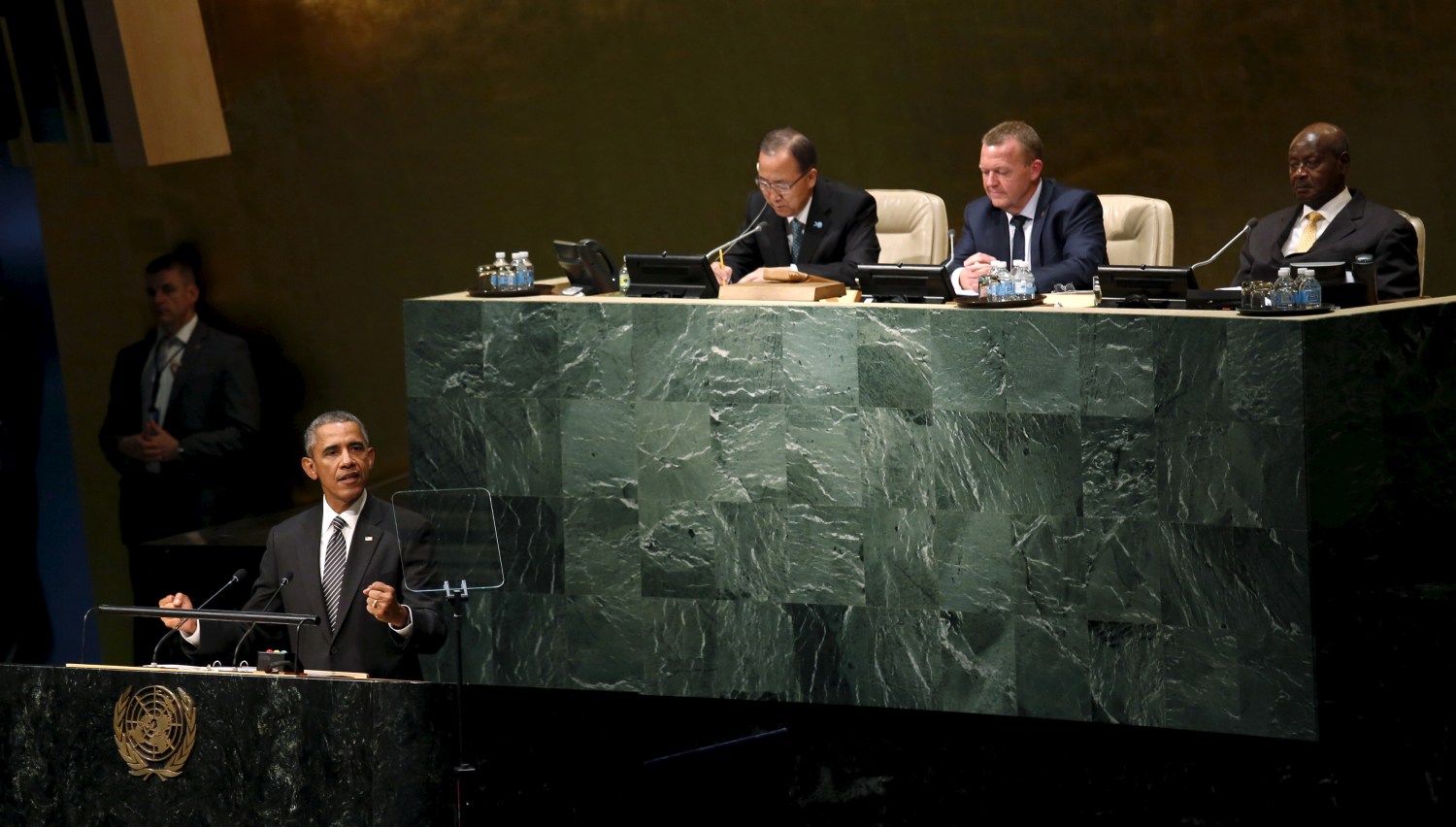 U.S. President Barack Obama addresses the U.N. Closing Session on the post-2015 development agenda at the United Nations General Assembly September 27, 2015. REUTERS/Kevin Lamarque
