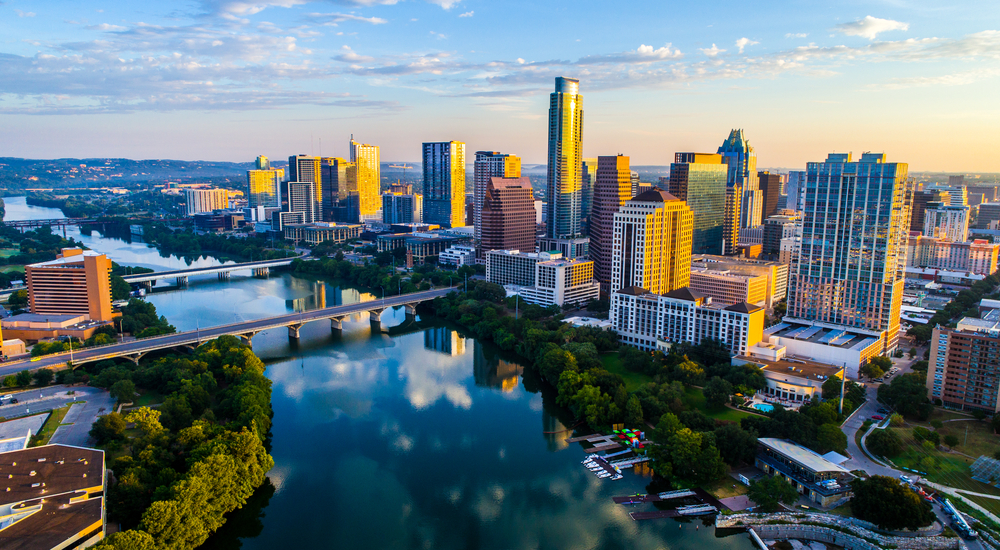 Austin,Texas,Usa,Sunrise,Skyline,Cityscape,Over,Town,Lake,Or