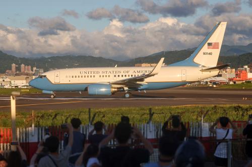 The plane carrying U.S. House of Representatives Speaker Nancy Pelosi takes off from Taipei Songshan Airport in Taipei, Taiwan August 3, 2022. REUTERS/Ann Wang