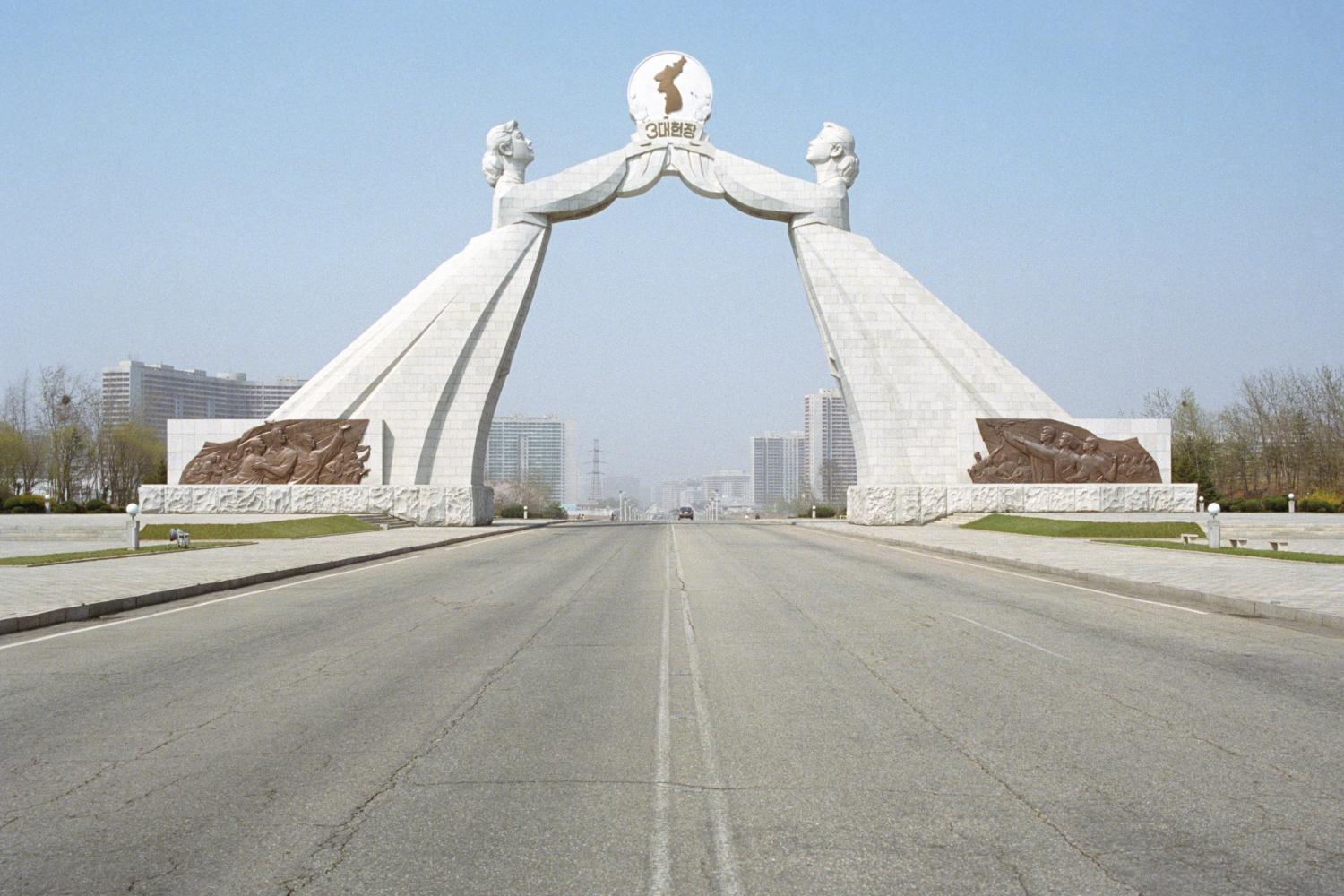 Monument for Korea s reunification, Pyongyang, North Korea, May 1, 2015. Le monument pour la reunification des deux Corees, Pyongyang, Coree du Nord, 1er mai 2015.NO USE FRANCE