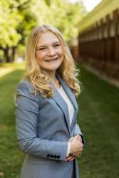 headshot of research intern for CESO, Elizabeth Link