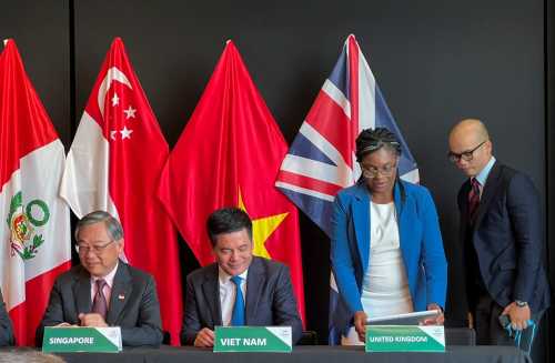 Singapore's Minister for Trade and Industry Gan Kim Yong, Vietnam's Minister of Trade and Industry Nguyen Hong Dien, and British Secretary of State for Business and Trade Kemi Badenoch are seen together, on the day Britain signs the treaty to join the Comprehensive and Progressive Agreement for Trans-Pacific Partnership, in Auckland, New Zealand July 16, 2023.